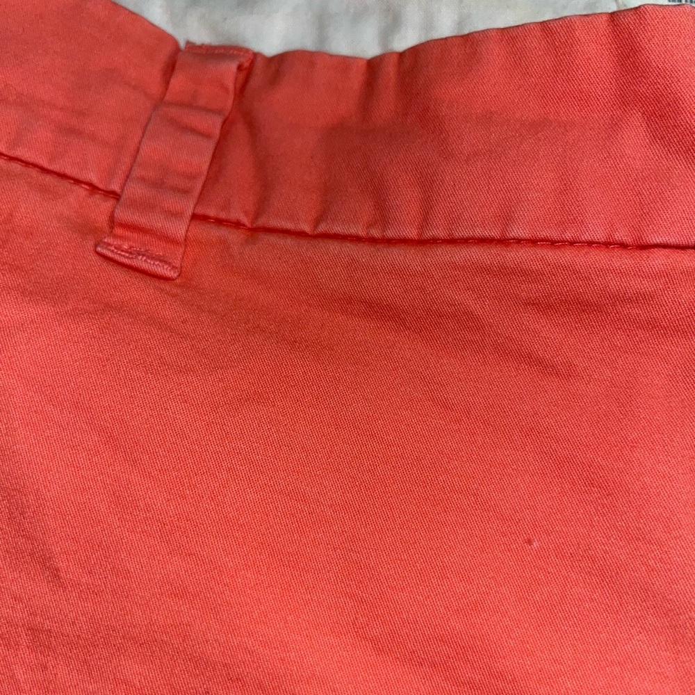 Casual coral summer shorts with pockets - Picture 2 of 3